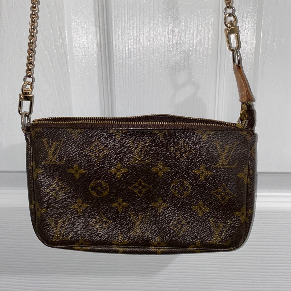 Louis Vuitton crossbody bag